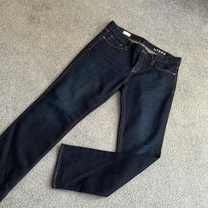 GAP Womens mid rise real straight jeans. Classic indigo blue size 12/31.